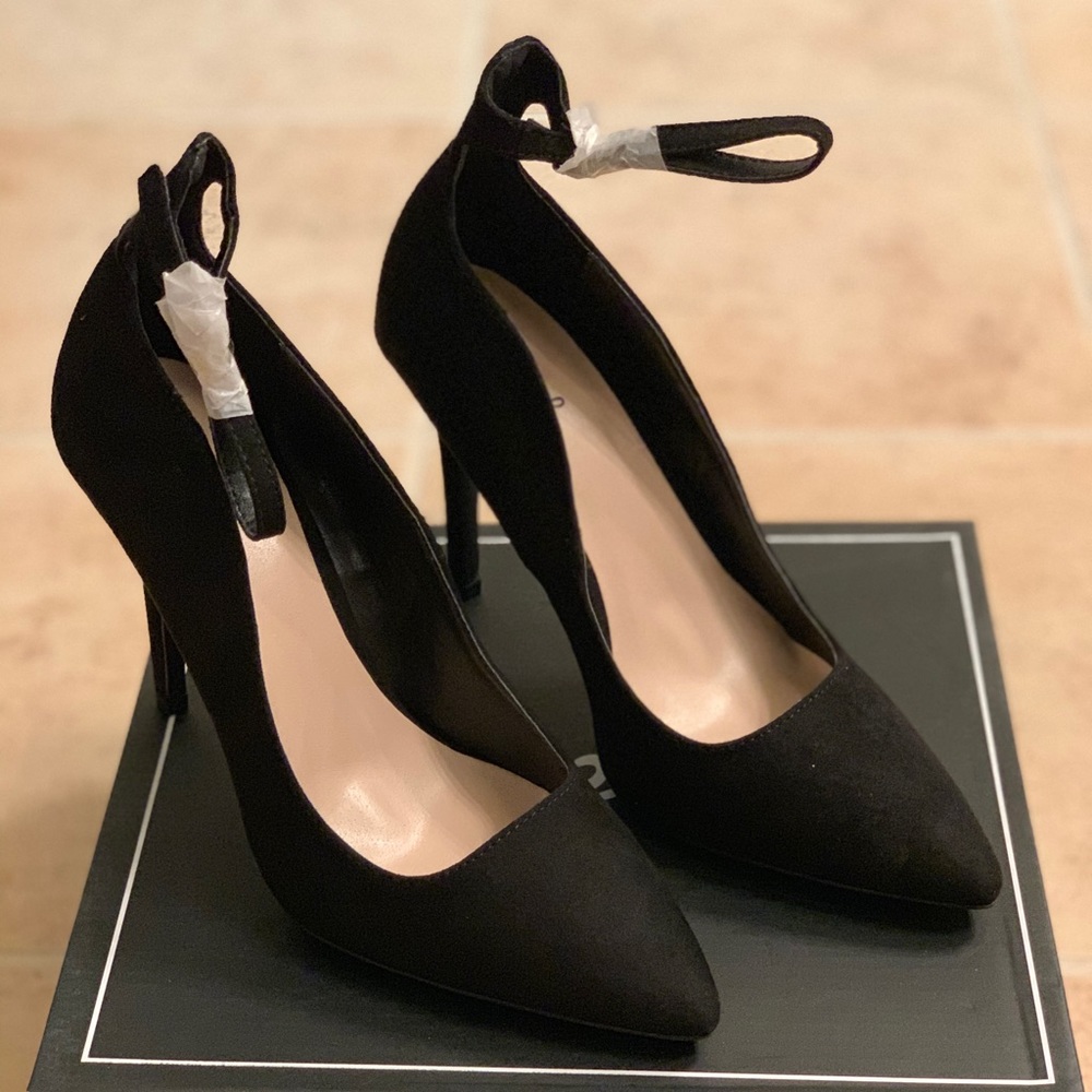 Qupid Black Suede Show-08 Pumps